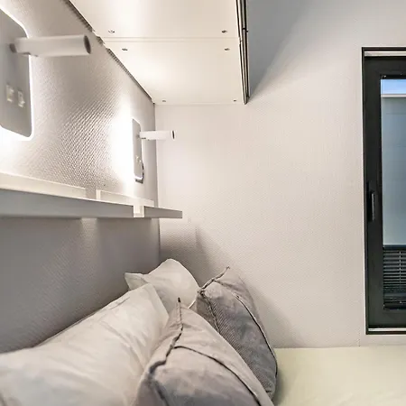 The Homeboat Company Parque Nacoes-lisboa Hotel en barco