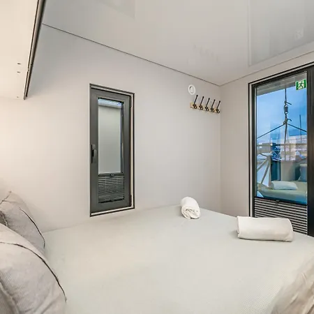 The Homeboat Company Parque Nacoes-lisboa