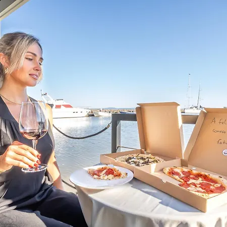 The Homeboat Company Parque Nacoes-lisboa Hotel en barco *