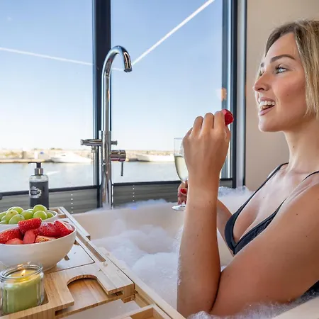 The Homeboat Company Parque Nacoes-lisboa * Lisboa