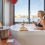 The Homeboat Company Parque Nacoes-lisboa Hotel en barco *