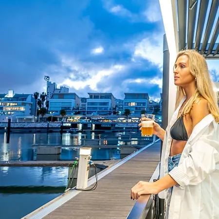 The Homeboat Company Parque Nacoes-lisboa 船上ホテル