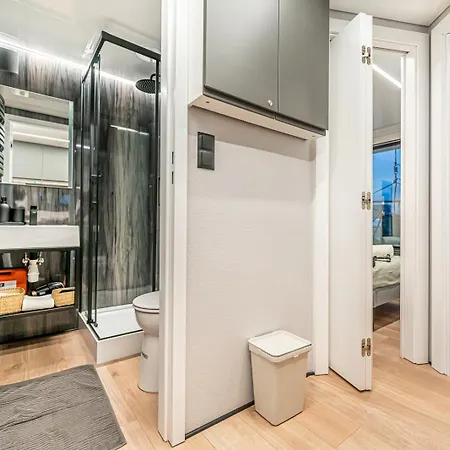 The Homeboat Company Parque Nacoes-lisboa 船上ホテル *