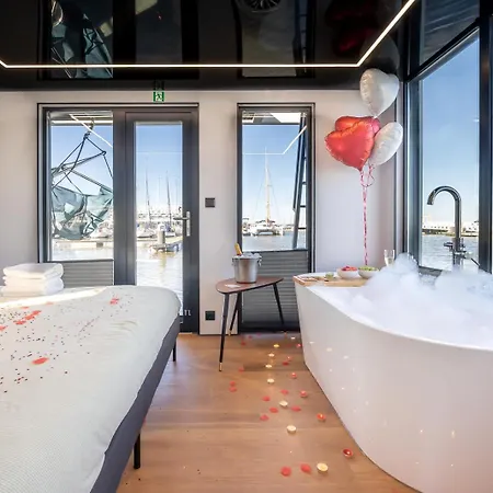 The Homeboat Company Parque Nacoes-lisboa Bådhotel