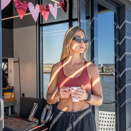 The Homeboat Company Parque Nacoes-lisboa 船上ホテル