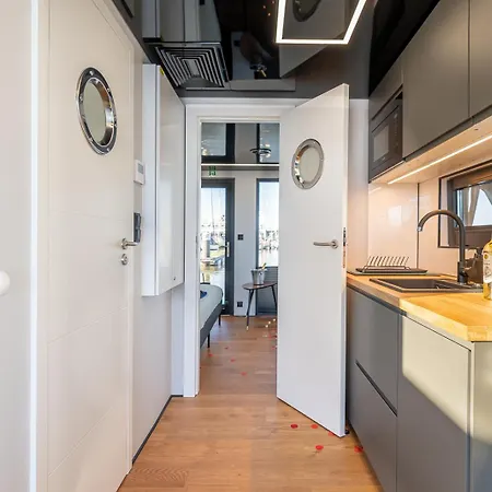 The Homeboat Company Parque Nacoes-lisboa