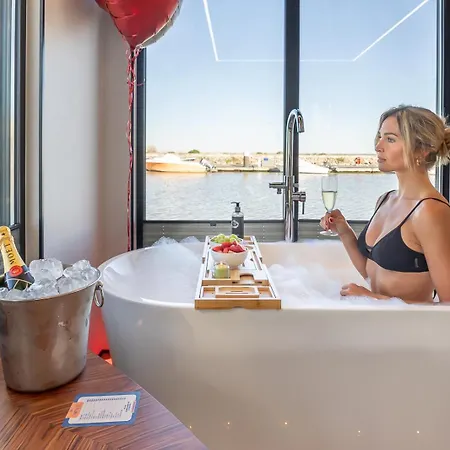 The Homeboat Company Parque Nacoes-lisboa 船上ホテル *