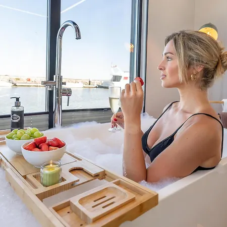 The Homeboat Company Parque Nacoes-lisboa 船上ホテル *