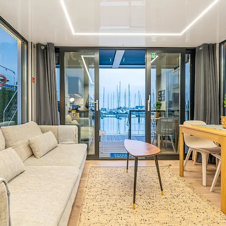 Hotel en barco The Homeboat Company Parque Nacoes-lisboa Lisboa
